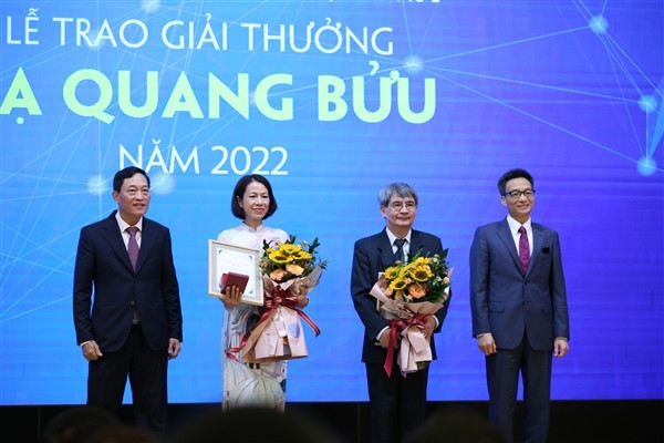 Lễ kỷ niệm Ngày KH&CN Việt Nam và trao Giải thưởng Tạ Quang Bửu 2022: Khoa học cơ bản cần nguồn...