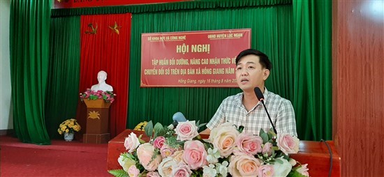 Tập huấn bồi dưỡng, nâng cao nhận thức về chuyển đổi số trên địa bàn xã Hồng Giang năm 2022