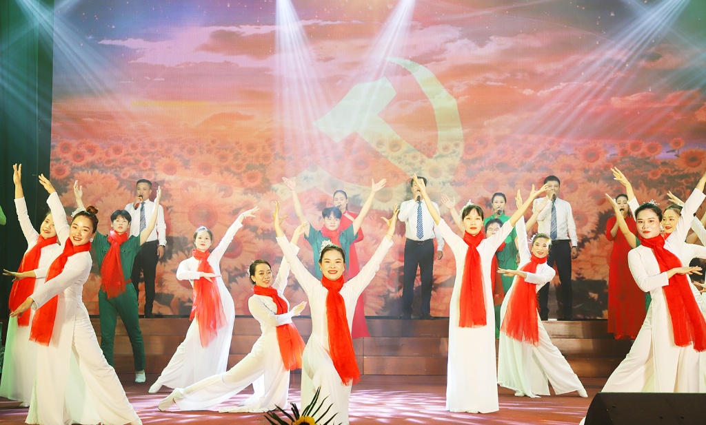 Bắc Giang tổ chức nhiều hoạt động kỷ niệm 60 năm Ngày Bác Hồ về thăm và chỉ đạo Đại hội Đại biểu...