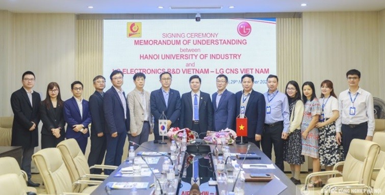 Đẩy mạnh hợp tác phát triển công nghệ bán dẫn và vi mạch tại Việt Nam