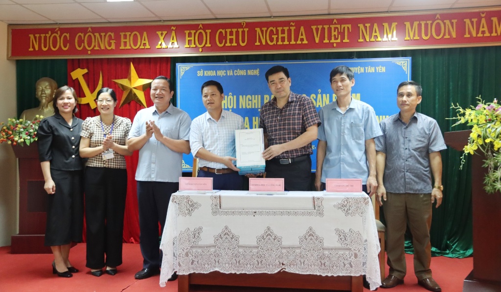 Bắc Giang: Bàn giao sản phẩm của đề tài, dự án khoa học và công nghệ cấp tỉnh