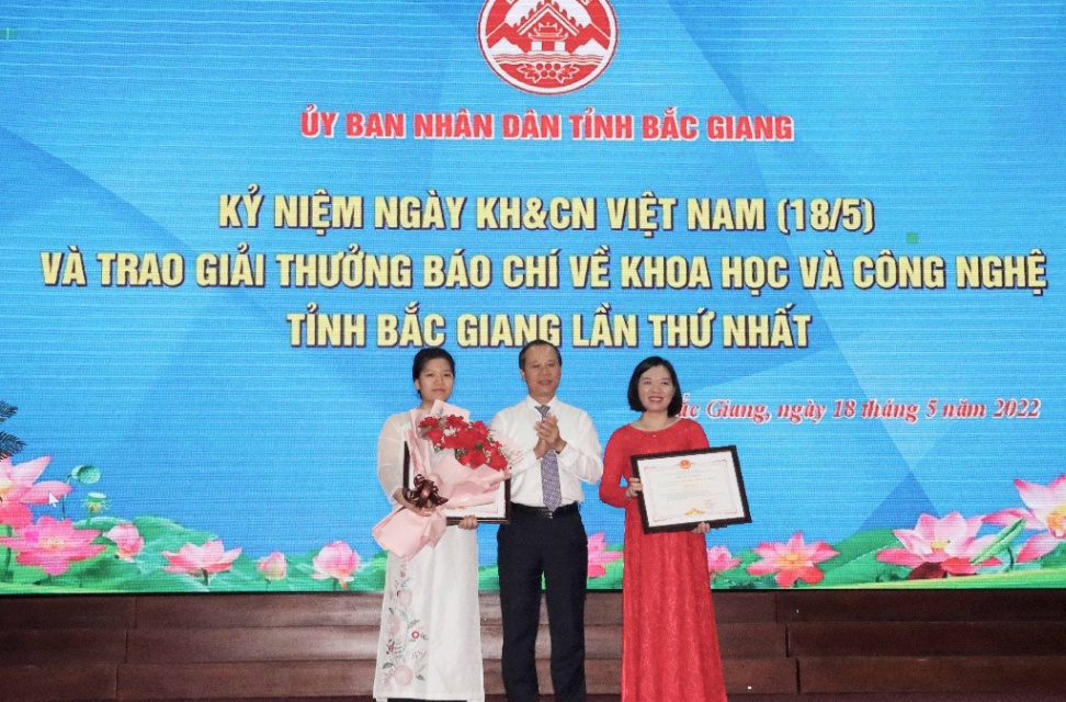 Kỷ niệm Ngày Khoa học công nghệ Việt Nam và trao giải thưởng báo chí về khoa học công nghệ lần...