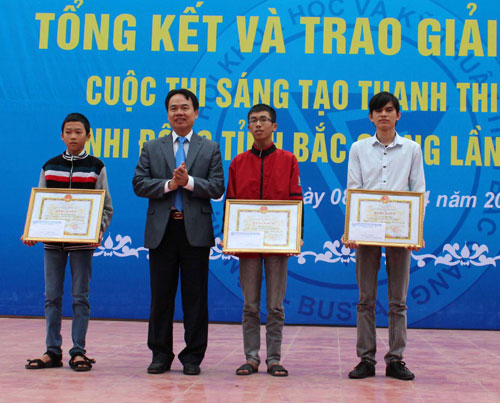 Trao giải Cuộc thi Sáng tạo Thanh thiếu niên nhi đồng lần thứ VIII - năm 2012